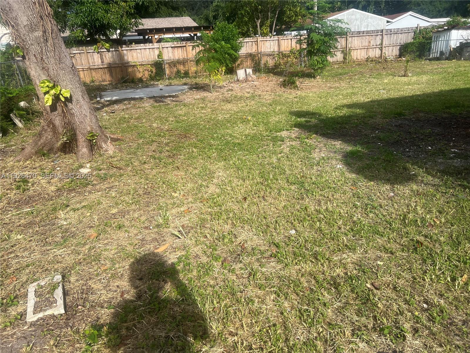 MIAMI GARDENS MANOR - Residential Lease