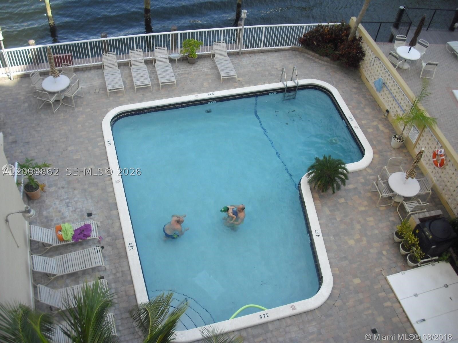 121 Golden Isles Dr 407