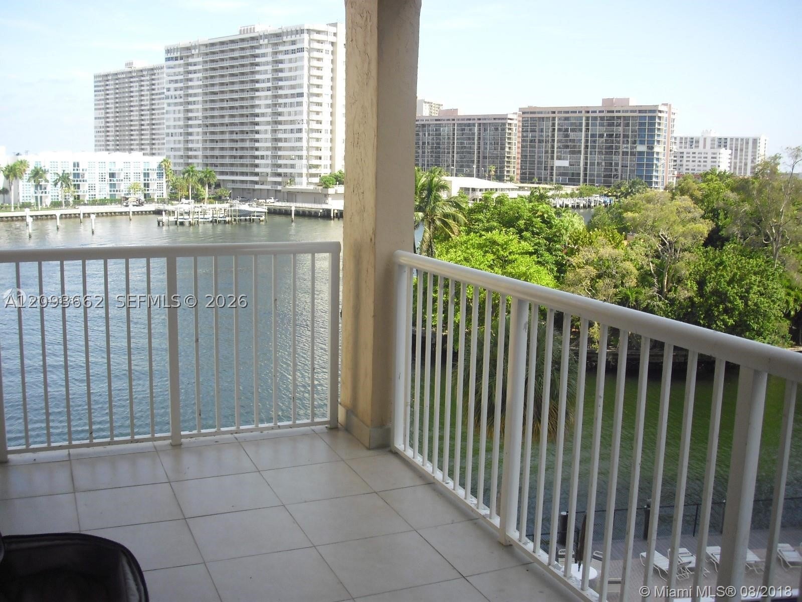121 Golden Isles Dr 407
