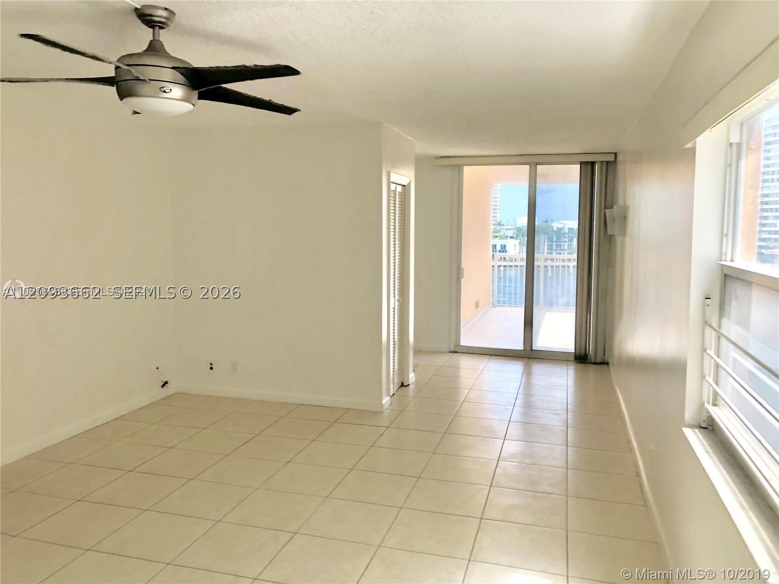 121 Golden Isles Dr 407
