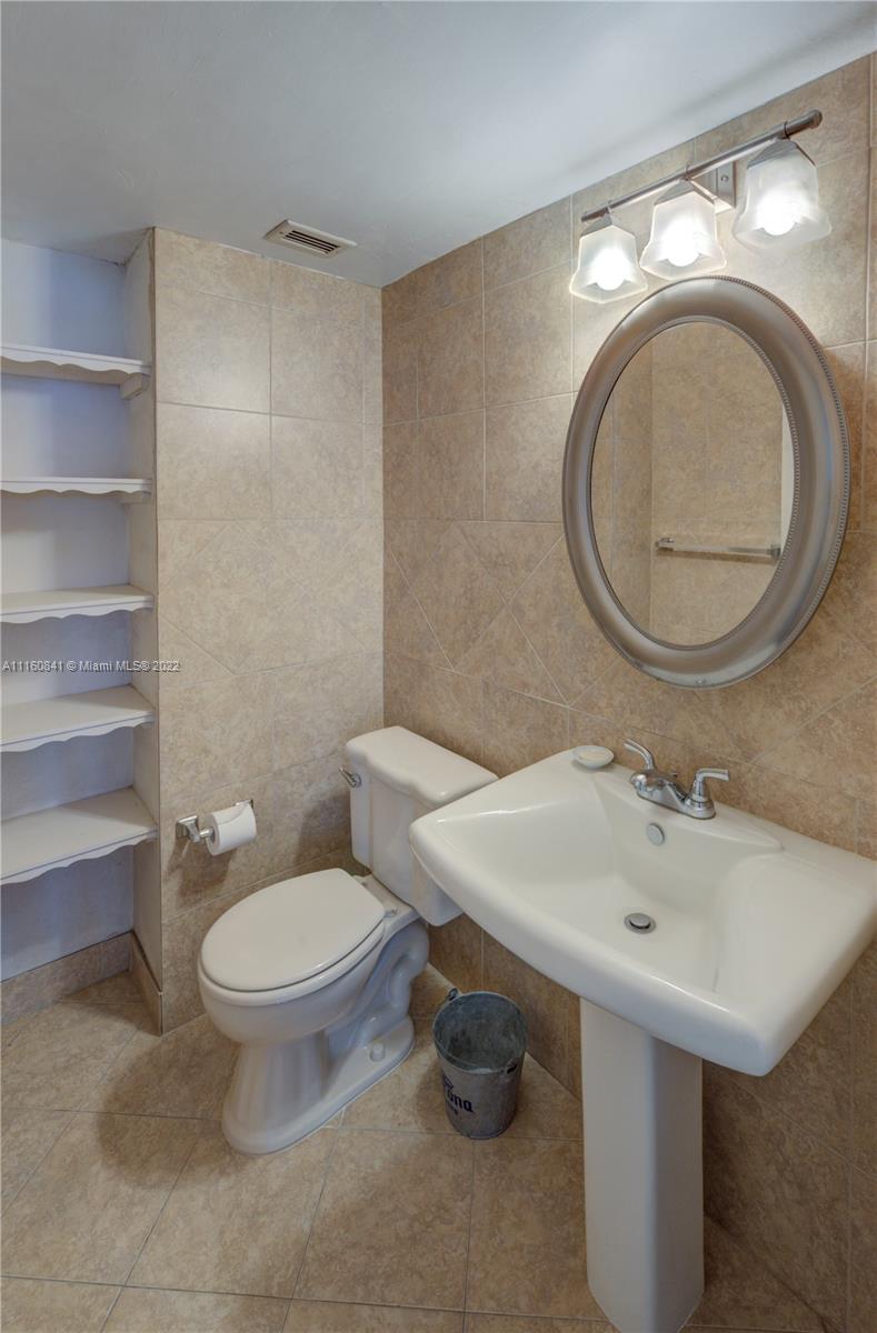 FOUR WINDS CONDO - Residential