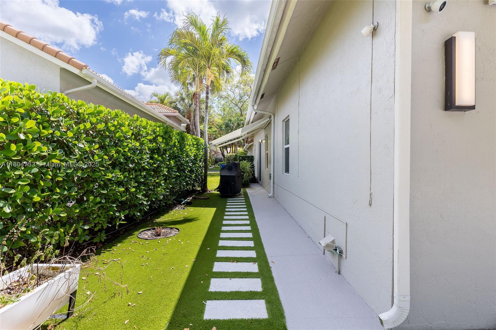 PALM-AIRE OAKS COURSE EST - Residential