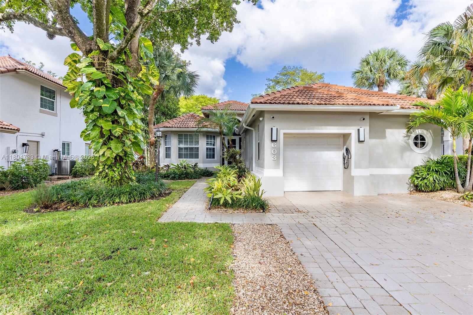 603 Misty Oaks Ln