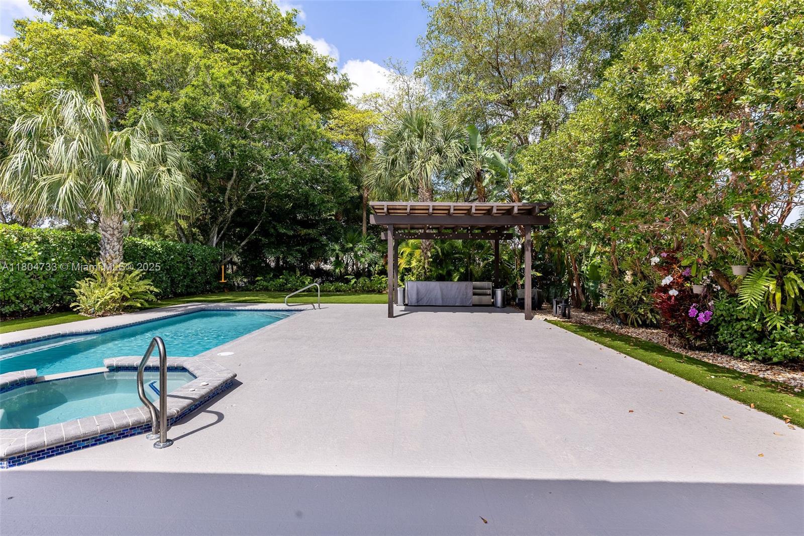 PALM-AIRE OAKS COURSE EST - Residential