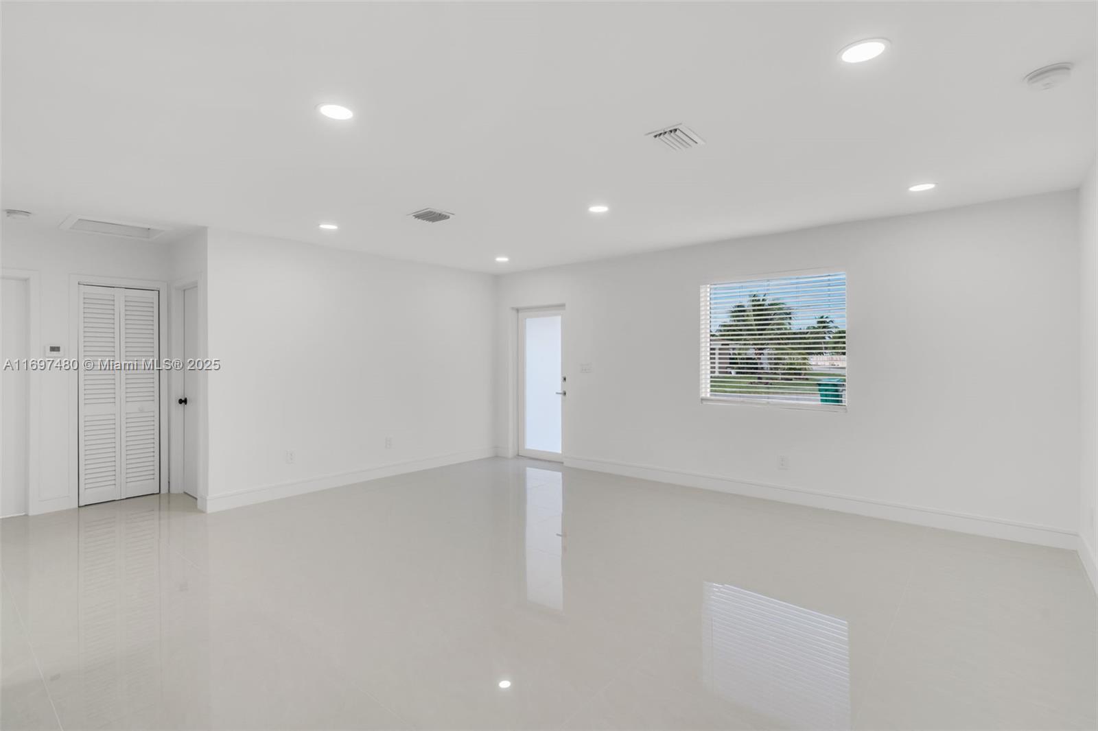 RANDALL PARK - Residential