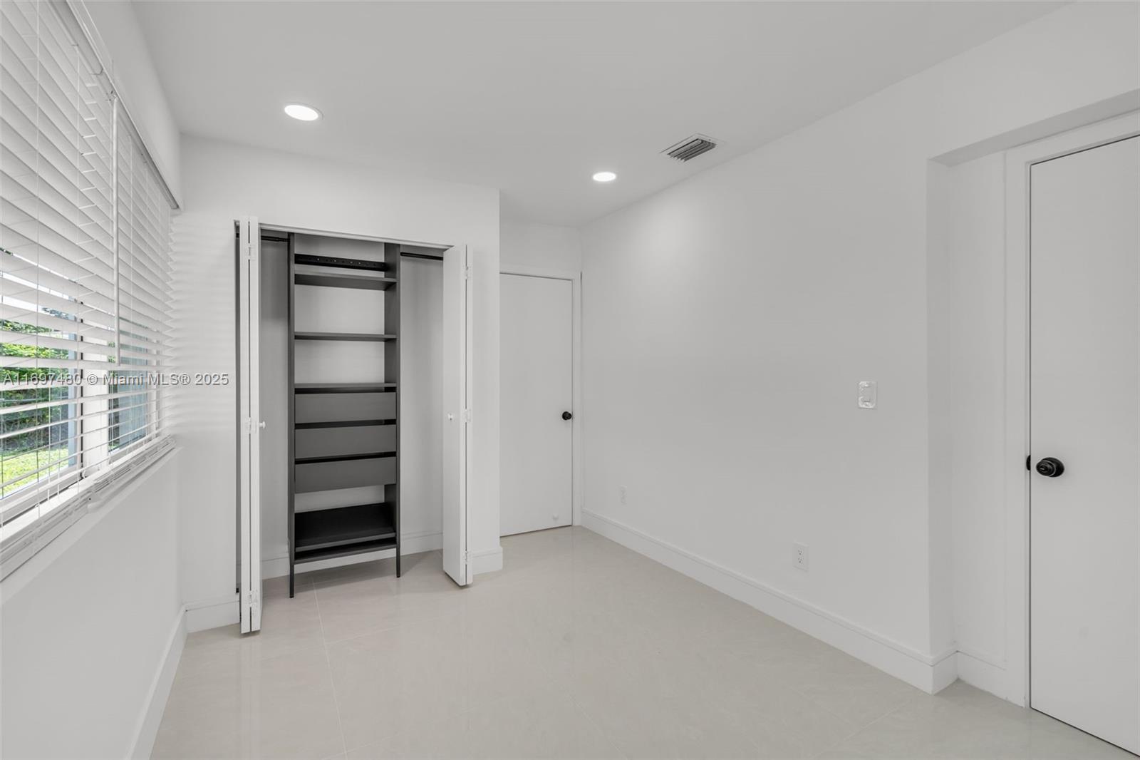 RANDALL PARK - Residential
