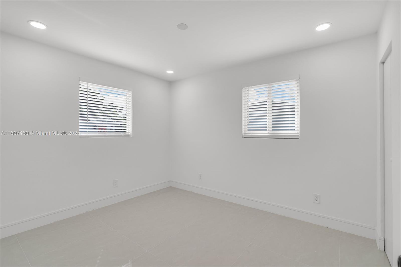 RANDALL PARK - Residential