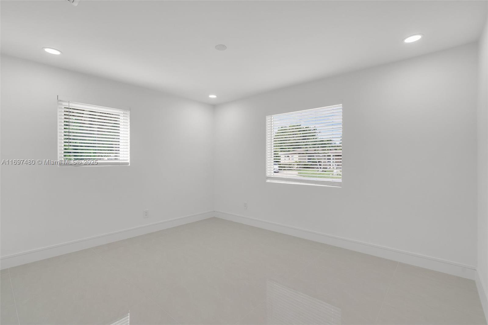 RANDALL PARK - Residential