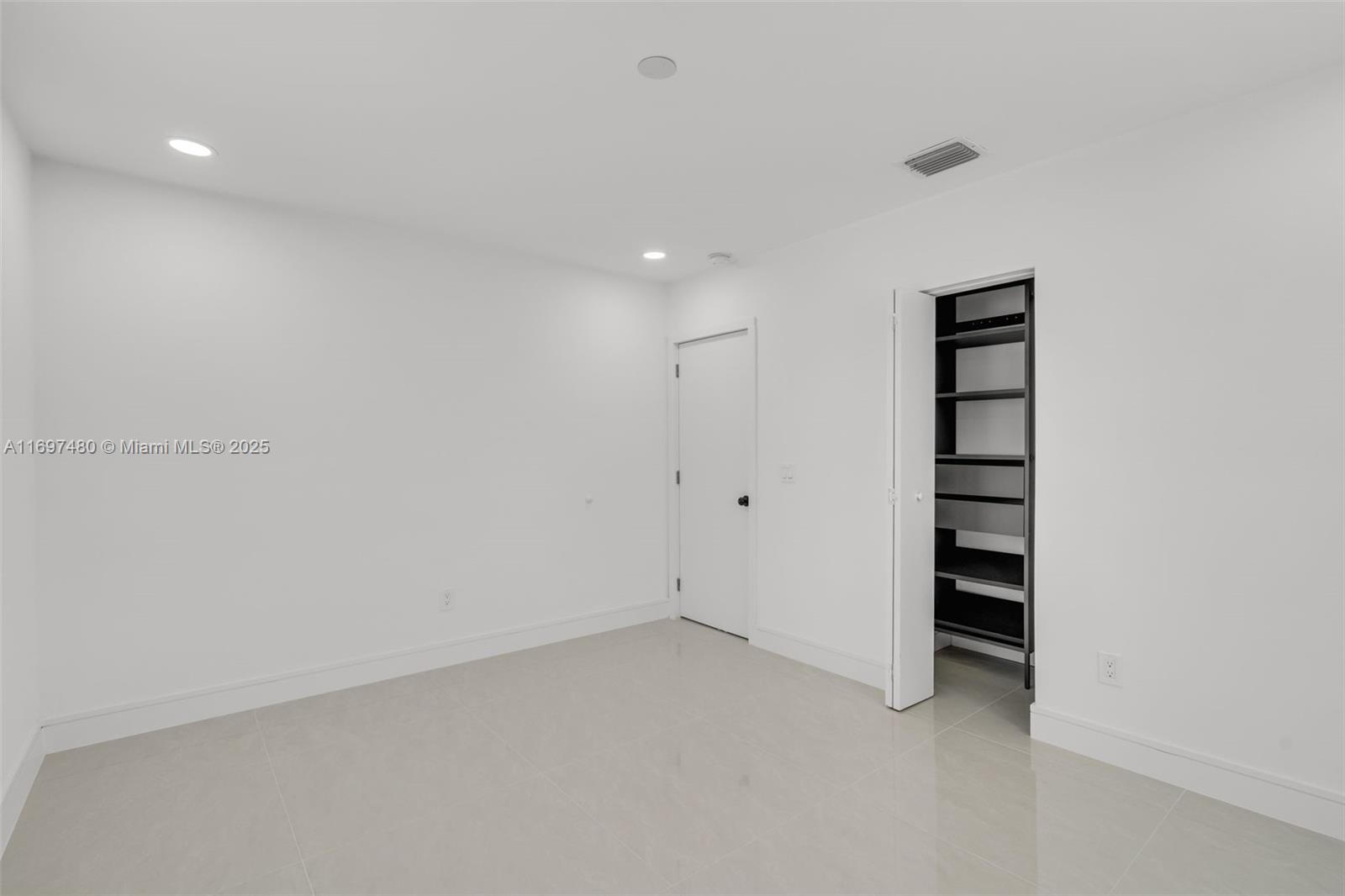 RANDALL PARK - Residential