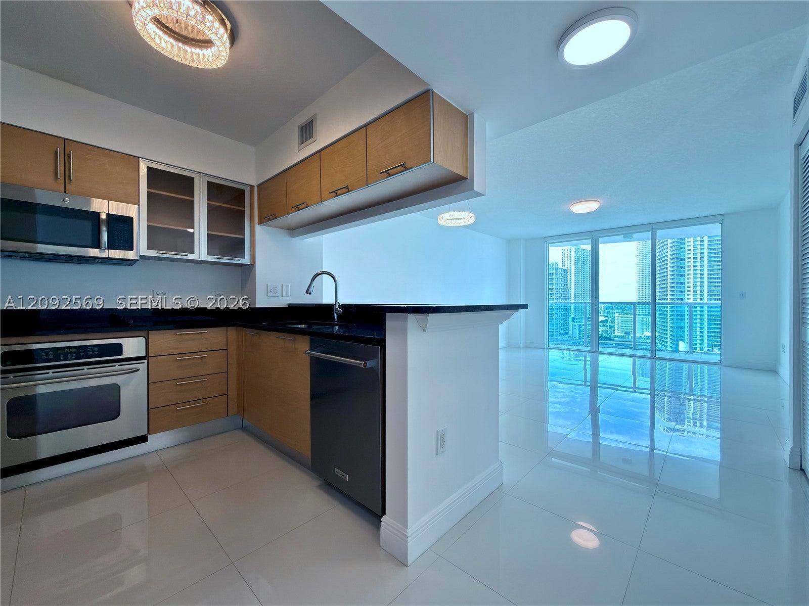 31 SE 5th St 2307