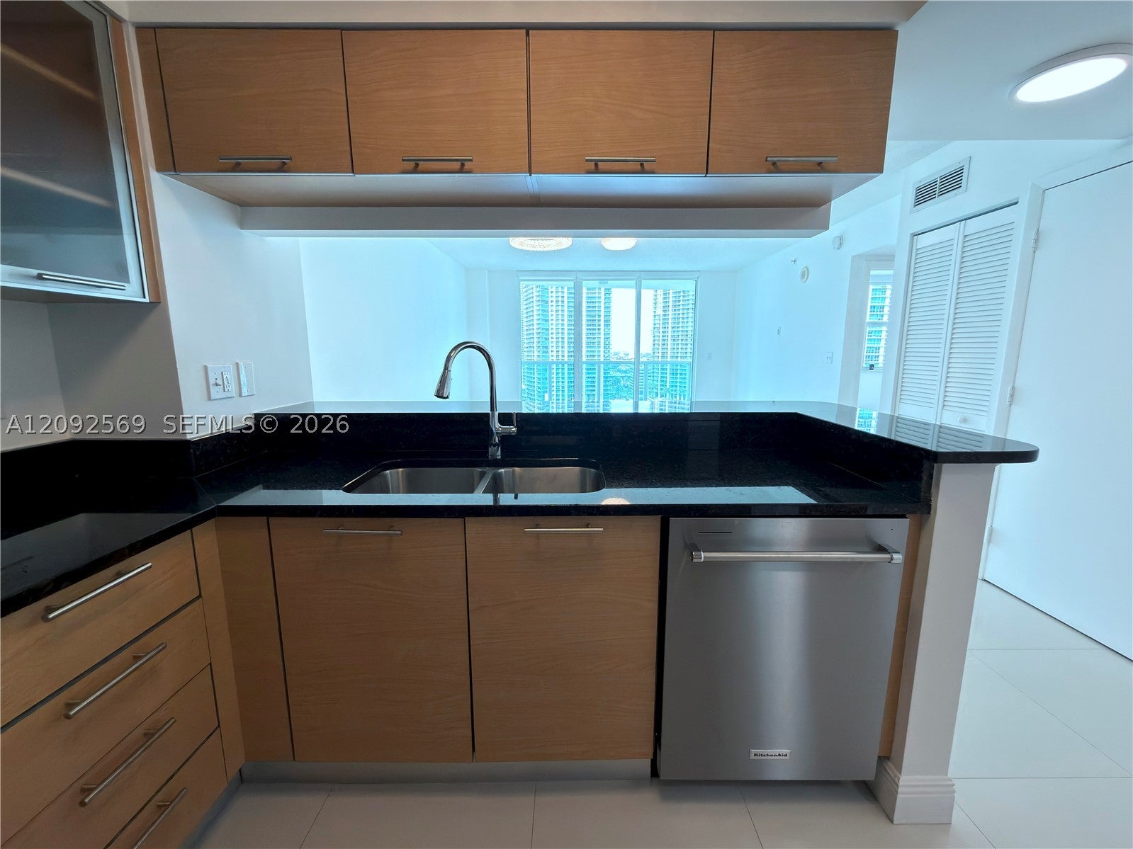 31 SE 5th St 2307