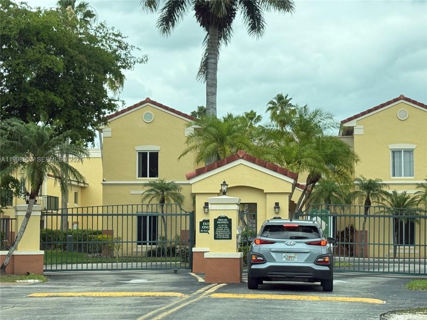 Amazing two story unit. Rarely on the market. Granite kitchen counter top. Complex permits short term rentals, also great for end user families to enjoy near shopping centers and restaurants.