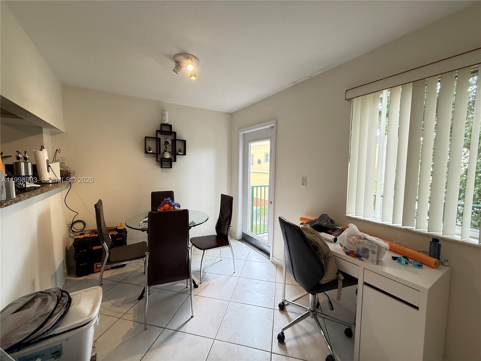 THE SHAMROCK CONDO - Residential