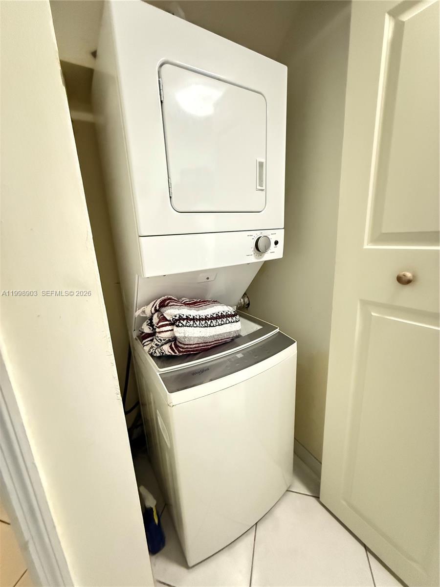 THE SHAMROCK CONDO - Residential