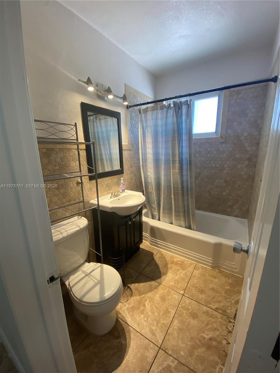 MIMO ON THE BEACH III CON - Residential Lease