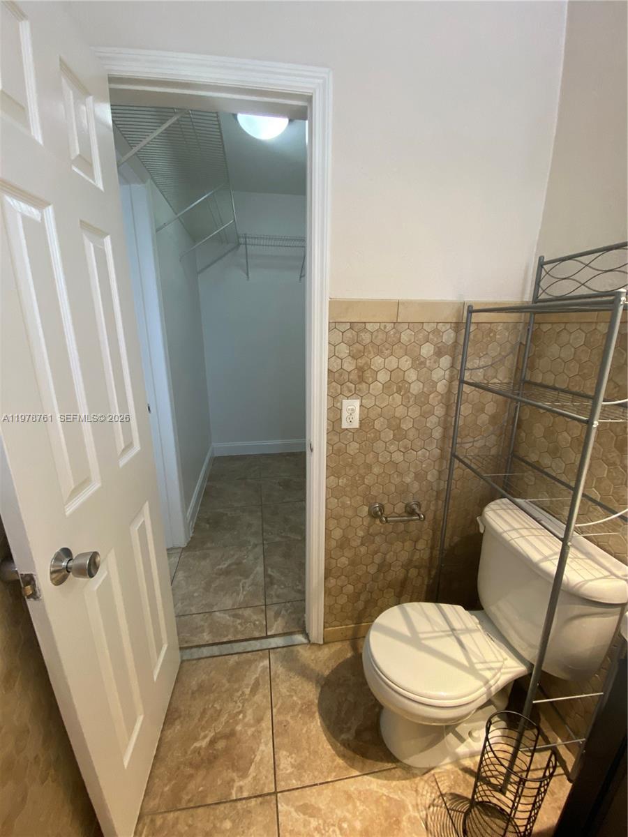 MIMO ON THE BEACH III CON - Residential Lease