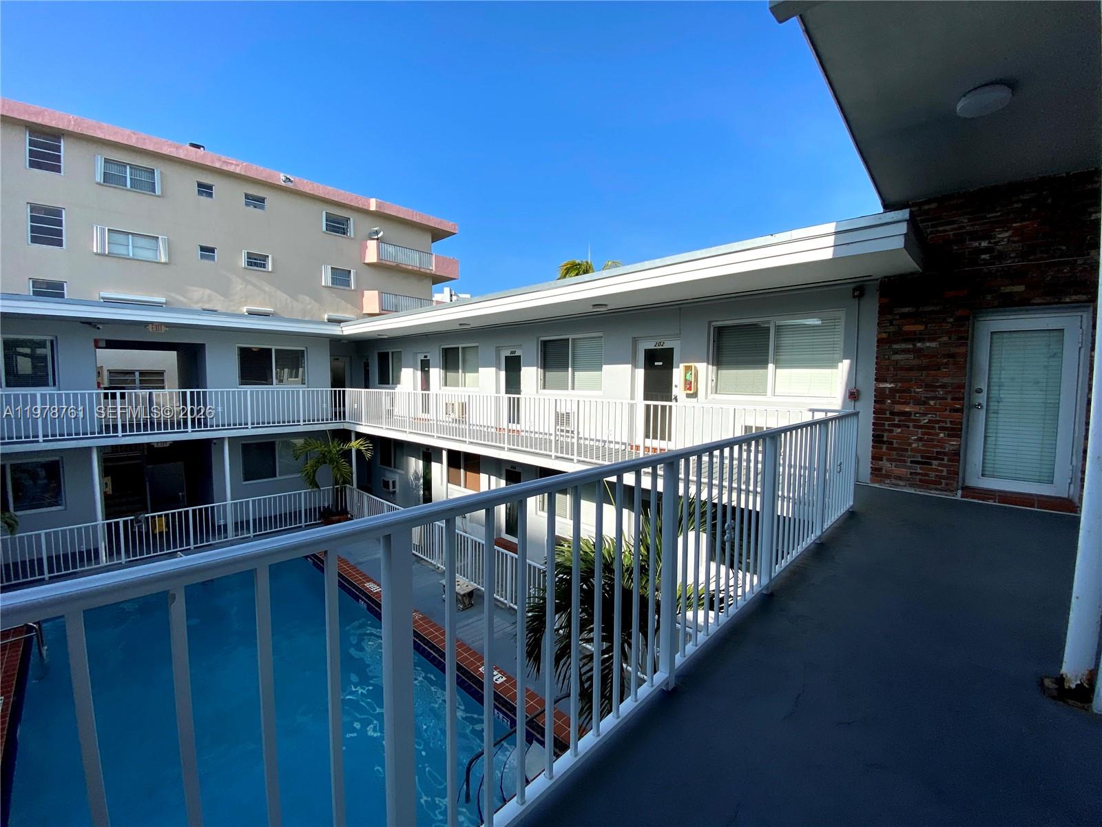 MIMO ON THE BEACH III CON - Residential Lease