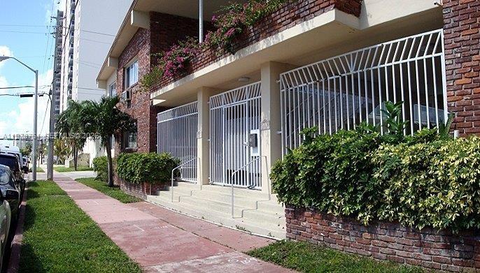 MIMO ON THE BEACH III CON - Residential Lease