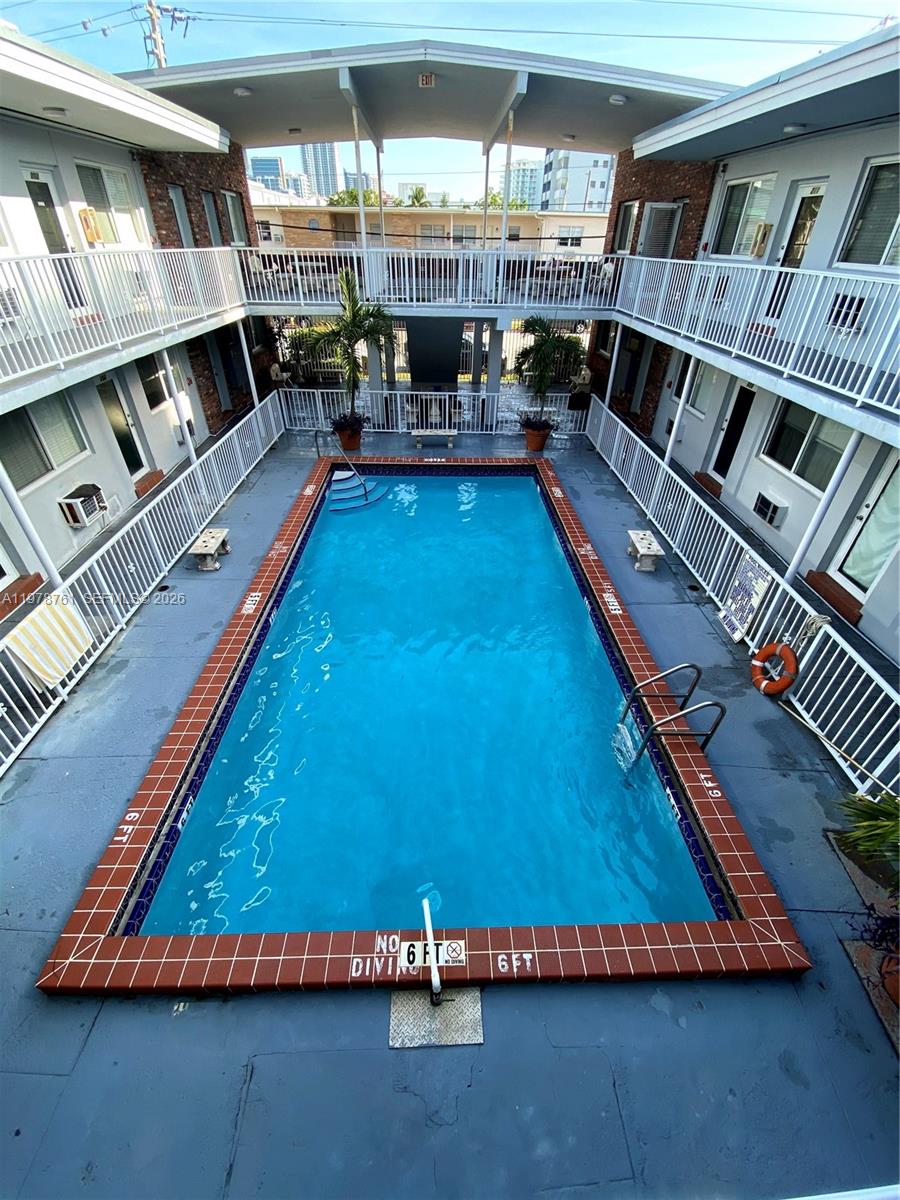 MIMO ON THE BEACH III CON - Residential Lease