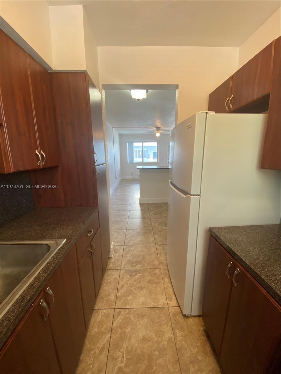 MIMO ON THE BEACH III CON - Residential Lease