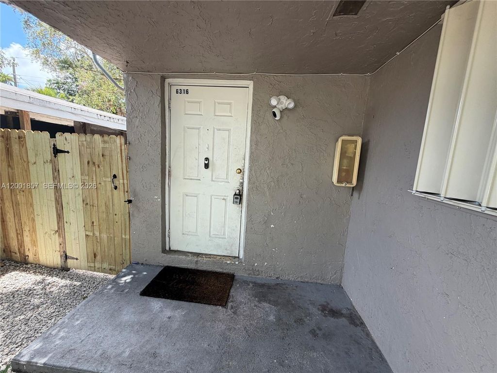 Photo of 6316 Lincoln St #6316, Hollywood, FL 33024 (MLS # A12001857)
