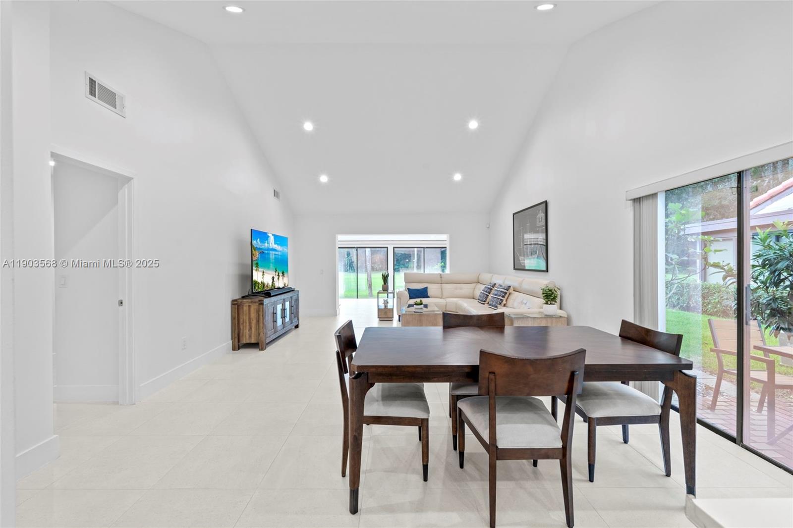 GREENS OF BOCA LAGO CONDO - Residential
