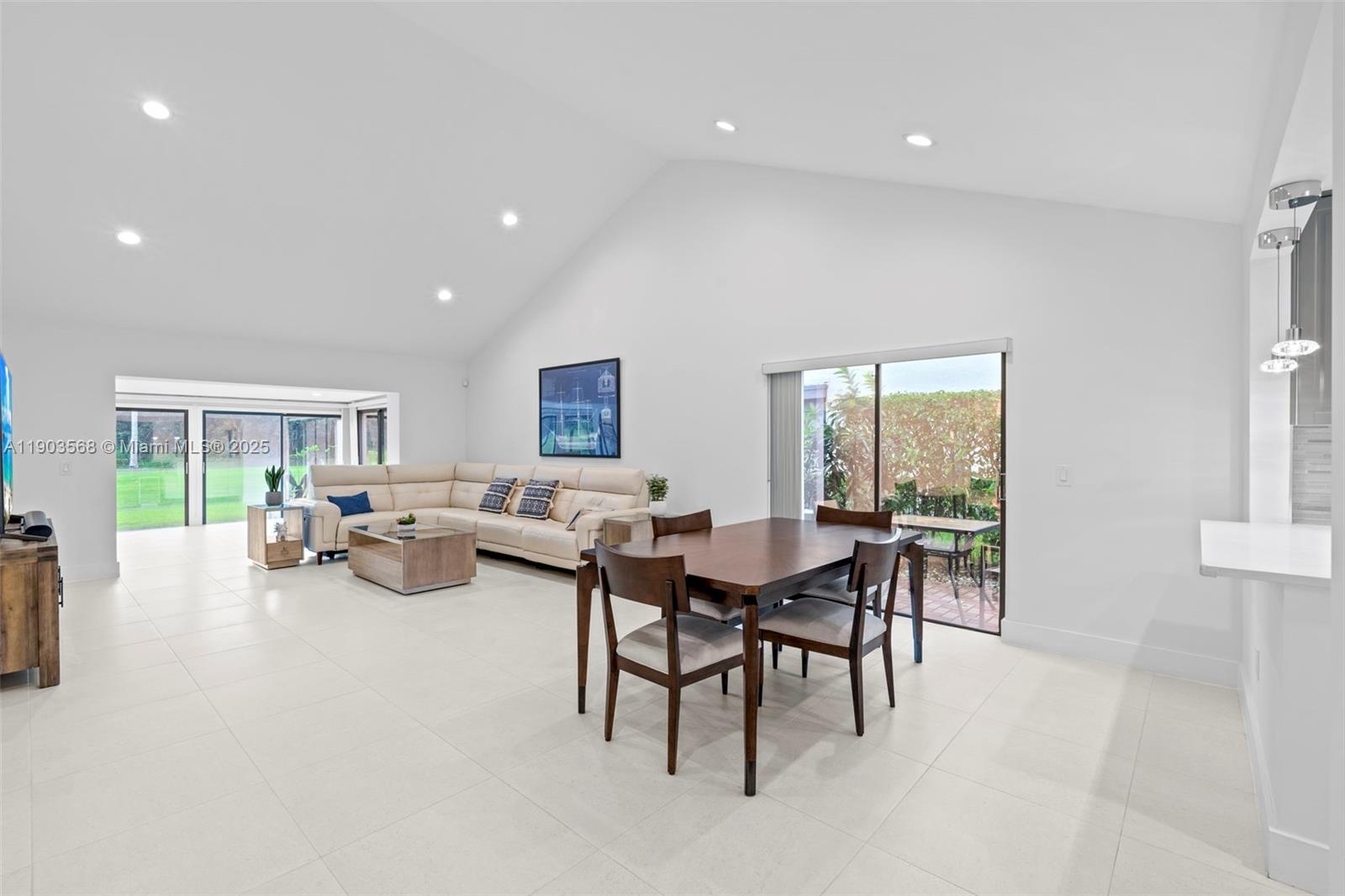 GREENS OF BOCA LAGO CONDO - Residential