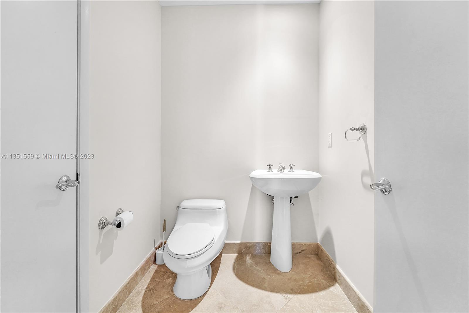 CONTINUUM ON SOUTH BEACH - Residential