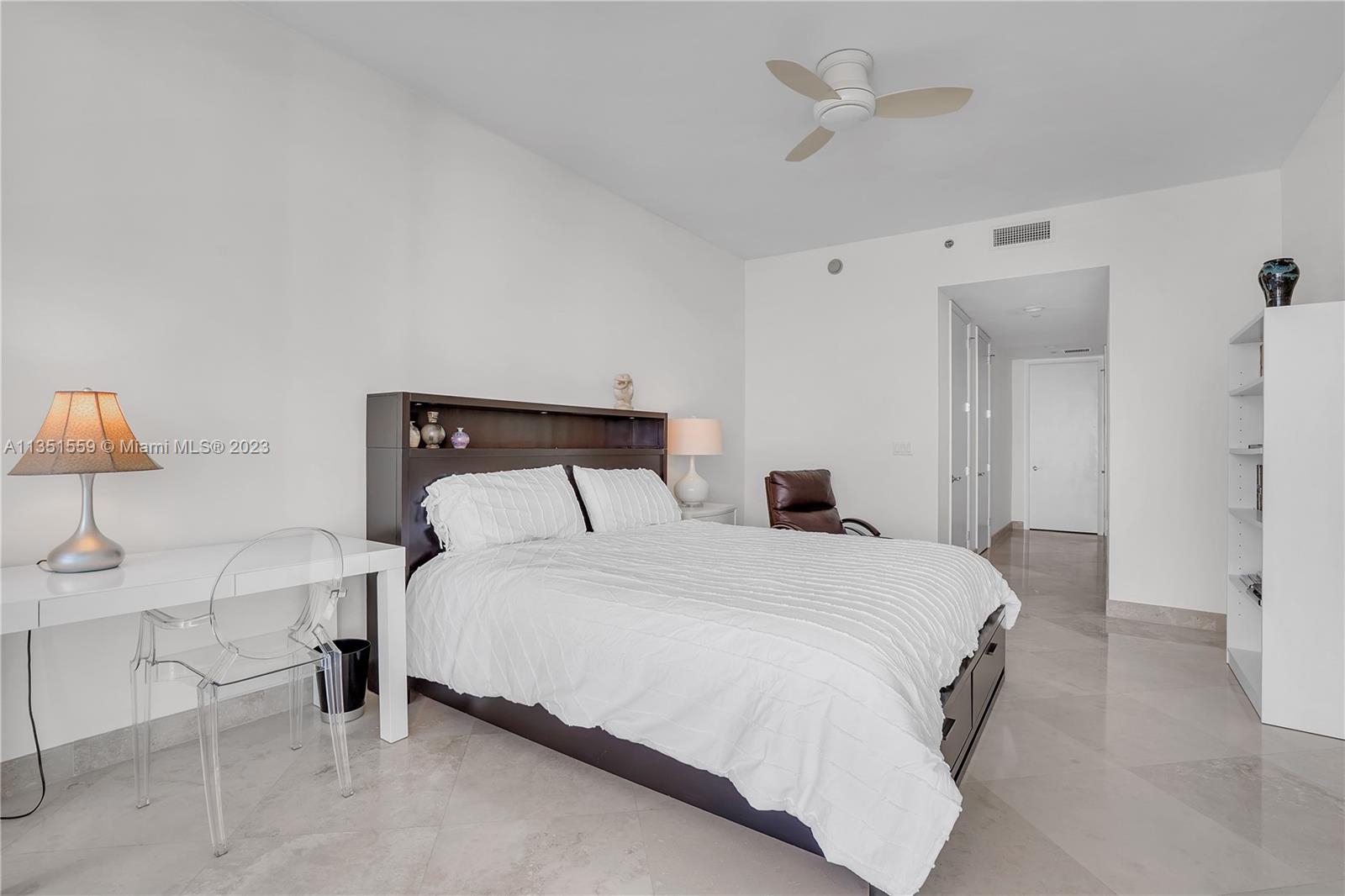 CONTINUUM ON SOUTH BEACH - Residential