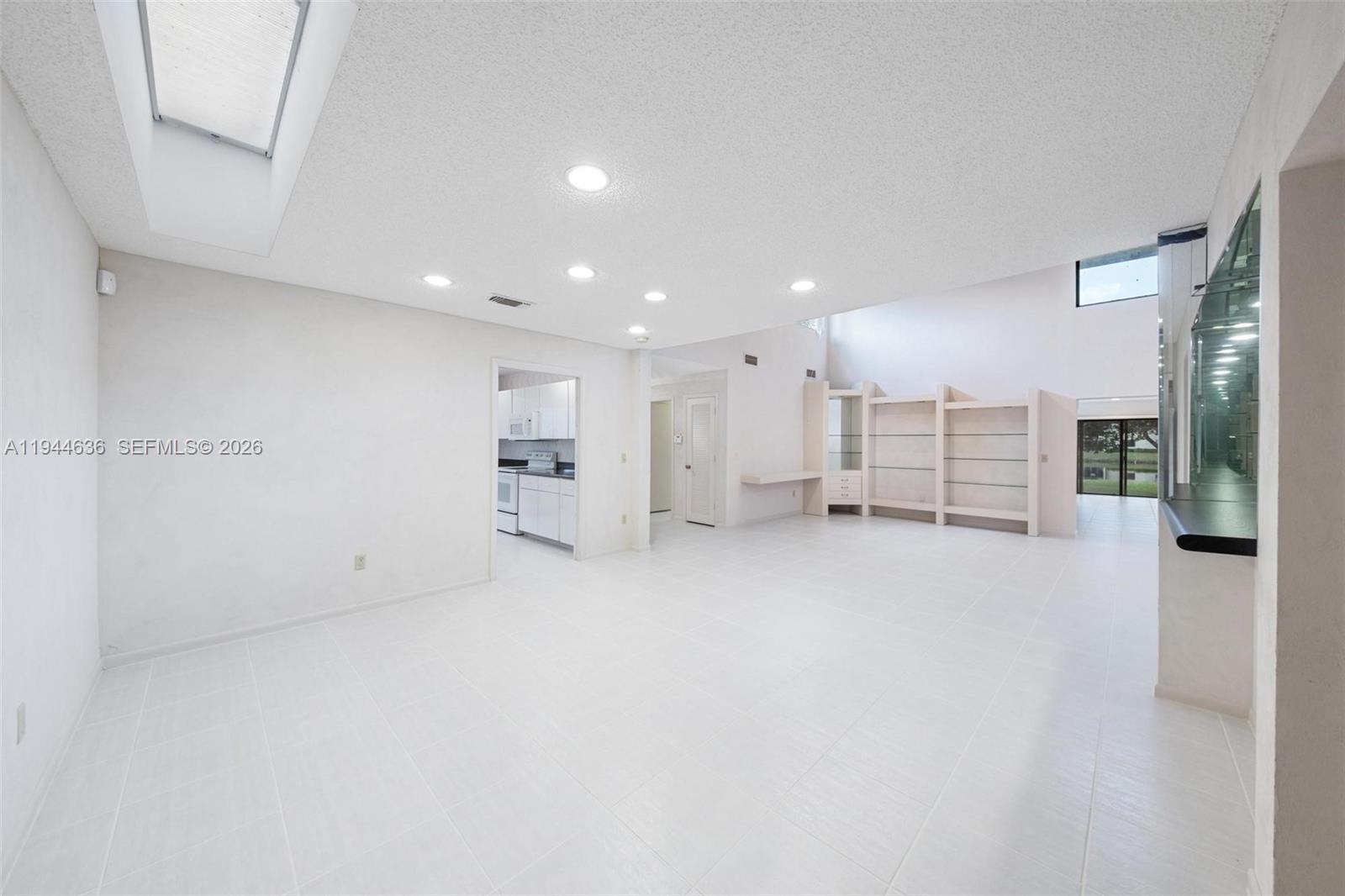 GLADES OF BOCA LAGO CONDO - Residential