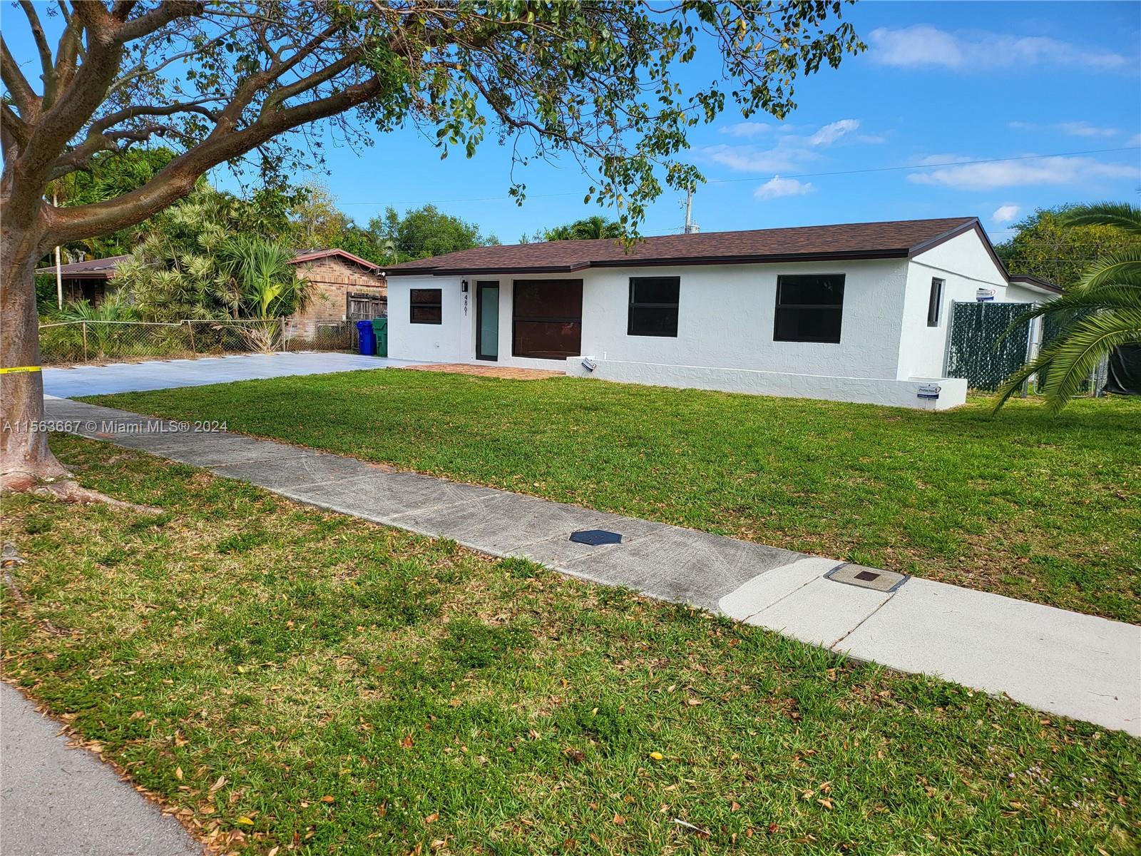 4861 Sw 21st St St, Fort Lauderdale, Broward County, Florida - 5 Bedrooms  
2 Bathrooms - 