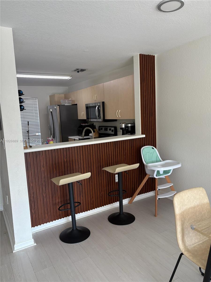 MELROSE POINT CONDO - Residential Lease