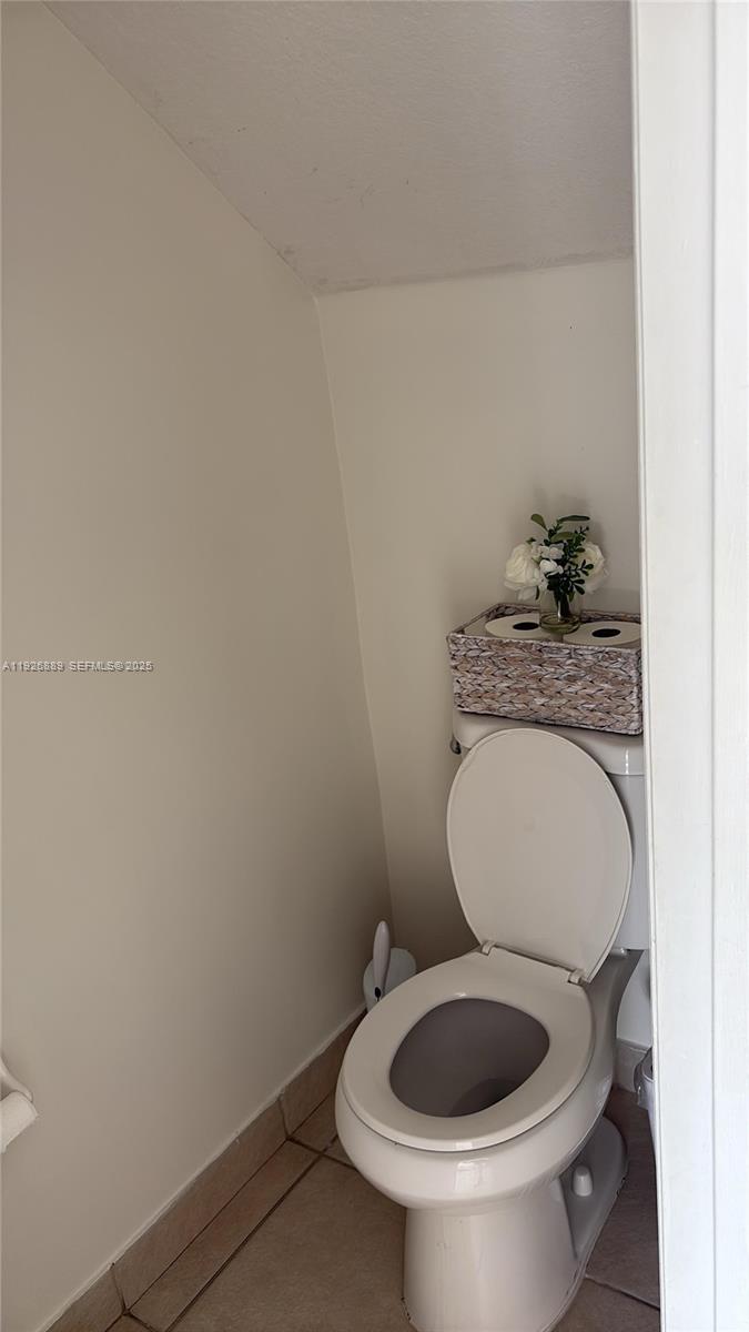 MELROSE POINT CONDO - Residential Lease