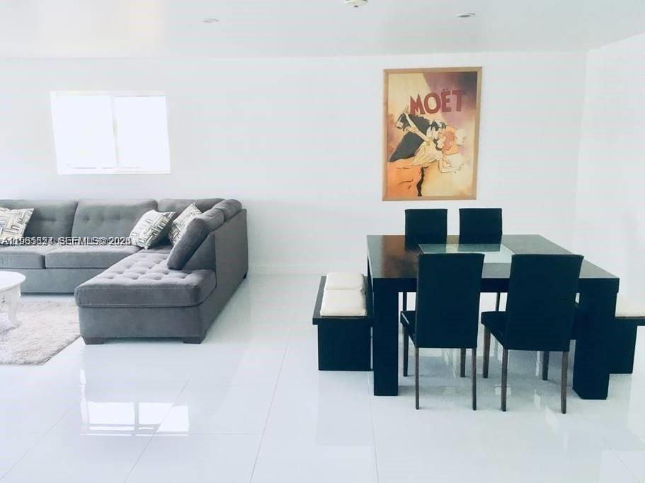 THE BANYAN DRIVE ESTATES - Residential