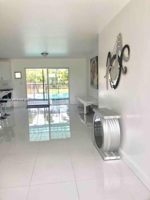 THE BANYAN DRIVE ESTATES - Residential