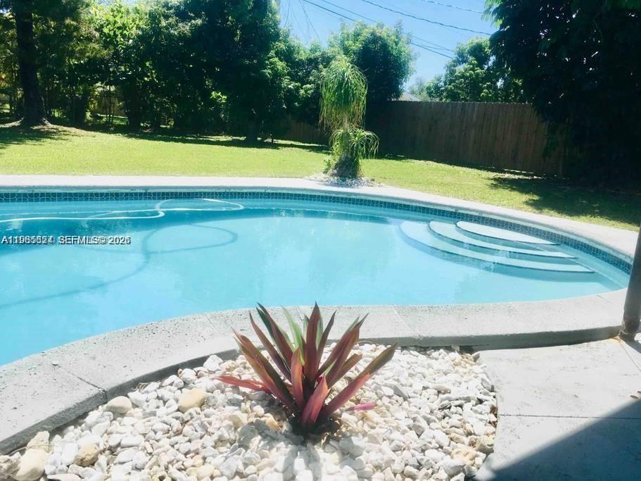 THE BANYAN DRIVE ESTATES - Residential