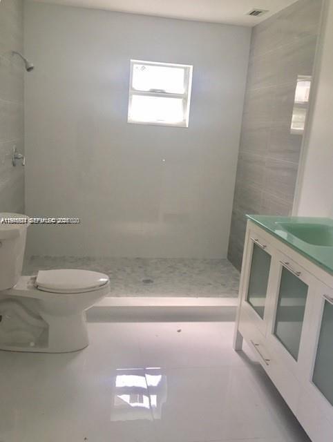 THE BANYAN DRIVE ESTATES - Residential