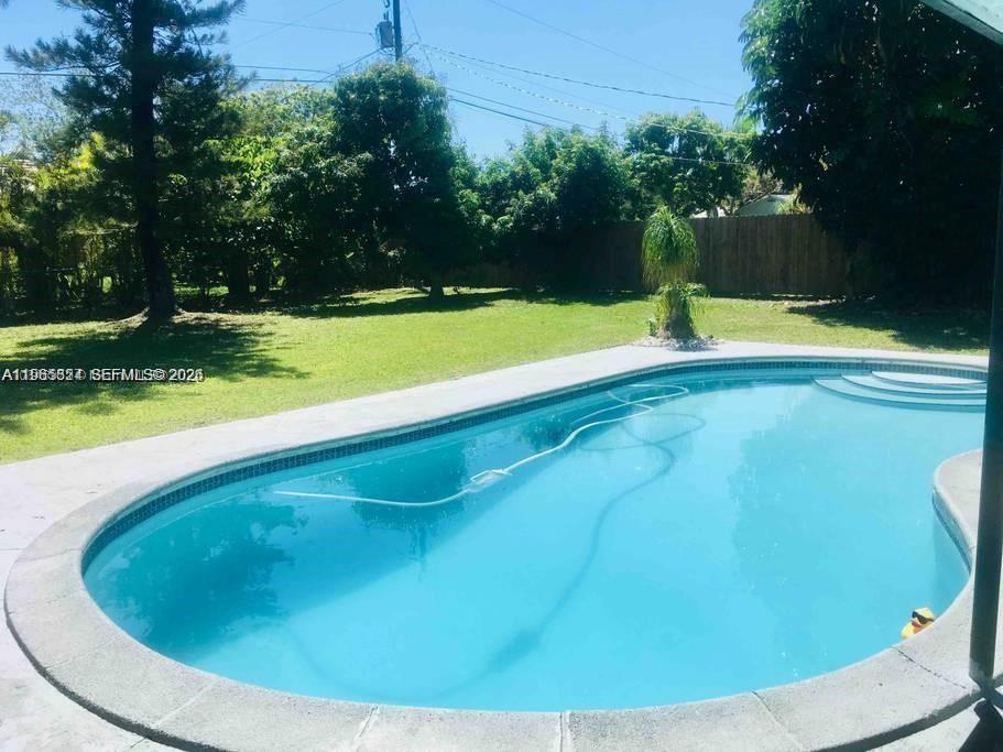 THE BANYAN DRIVE ESTATES - Residential