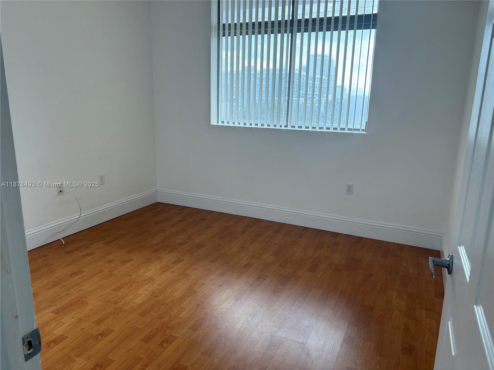 HOLLYWOOD STATION RES CON - Residential