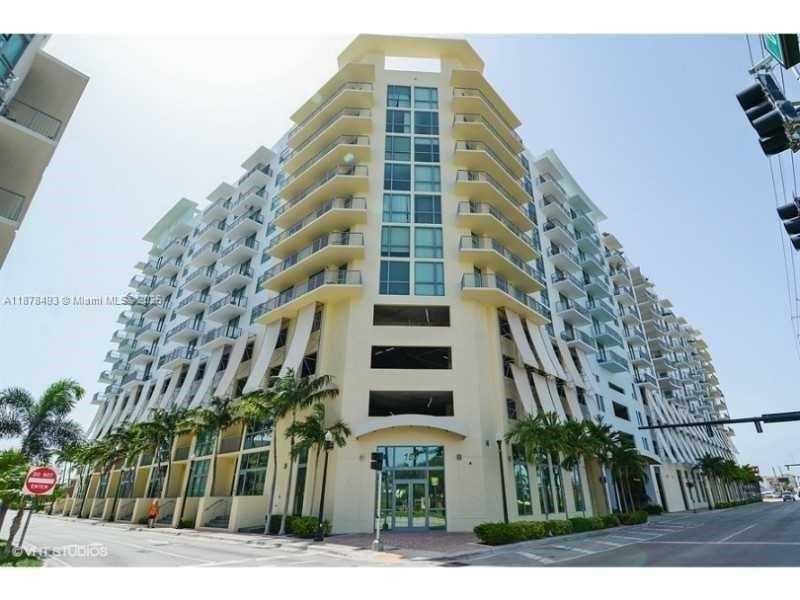 Beautiful Charming 2 bedroom 1.5 bathroom Condo in Downtown Hollywood! Walk-in closet. Washer/Dryer in unit. Enjoy the view of Downtown Hollywood from your balcony! Walking distance to restaurants, sports bars, recreational parks, bodegas, supermarket, and pharmacy. Only a 5 minute drive to Hollywood Beach, 10 minutes to Fort Lauderdale Airport, and 25 minutes to South Beach! Condo Amenities: Gym, Swimming Pool, Jacuzzi, Billiard Room, 24 Hours Concierge, Valet, and much much more!