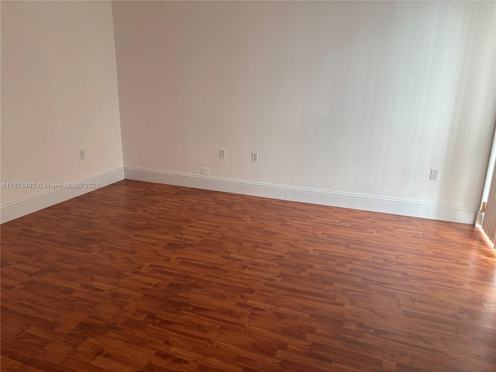 HOLLYWOOD STATION RES CON - Residential