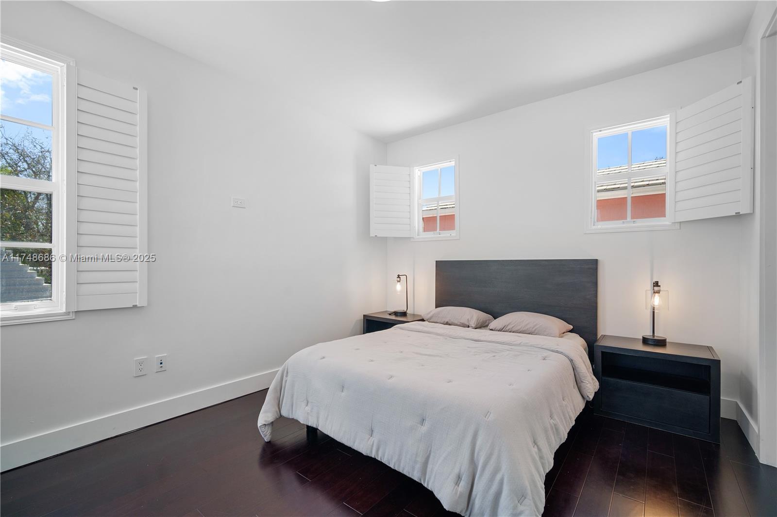 BERMUDA VLG AT CORAL GABL - Residential