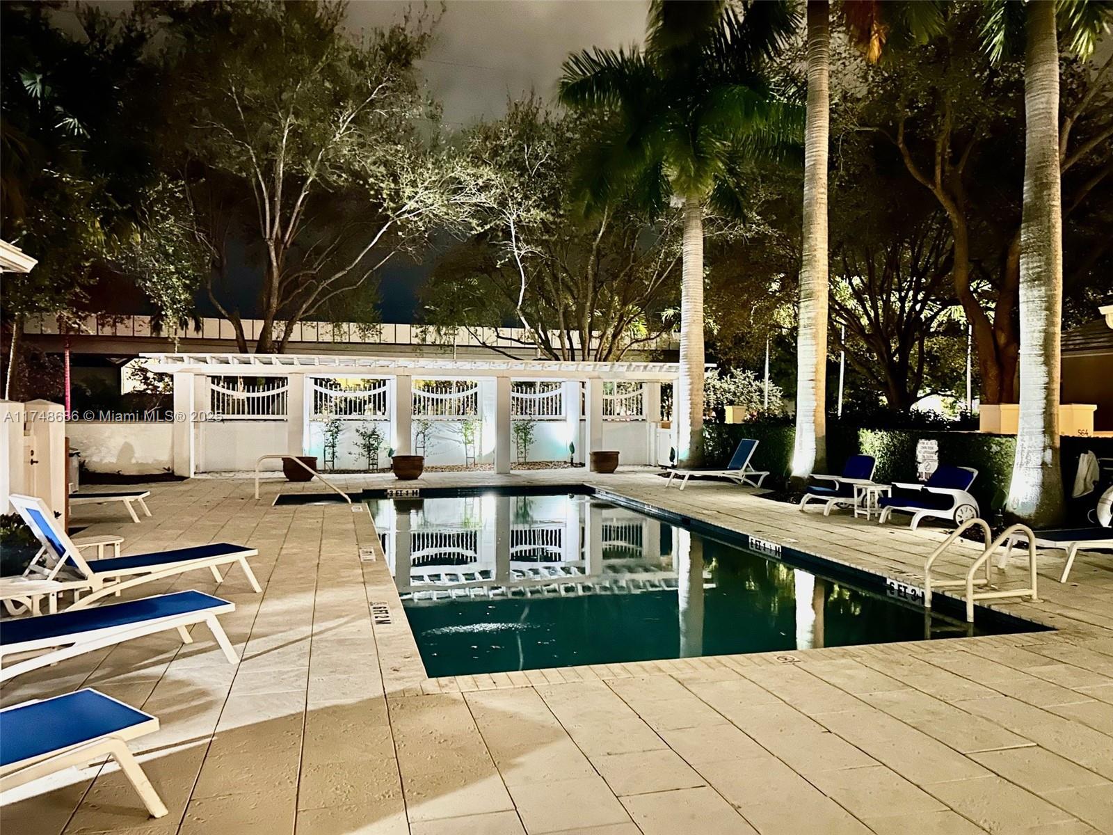 BERMUDA VLG AT CORAL GABL - Residential