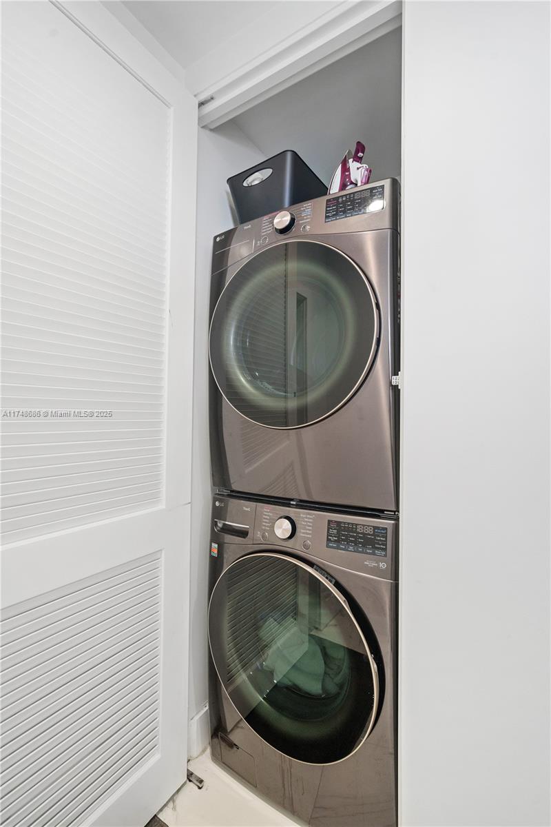 BERMUDA VLG AT CORAL GABL - Residential