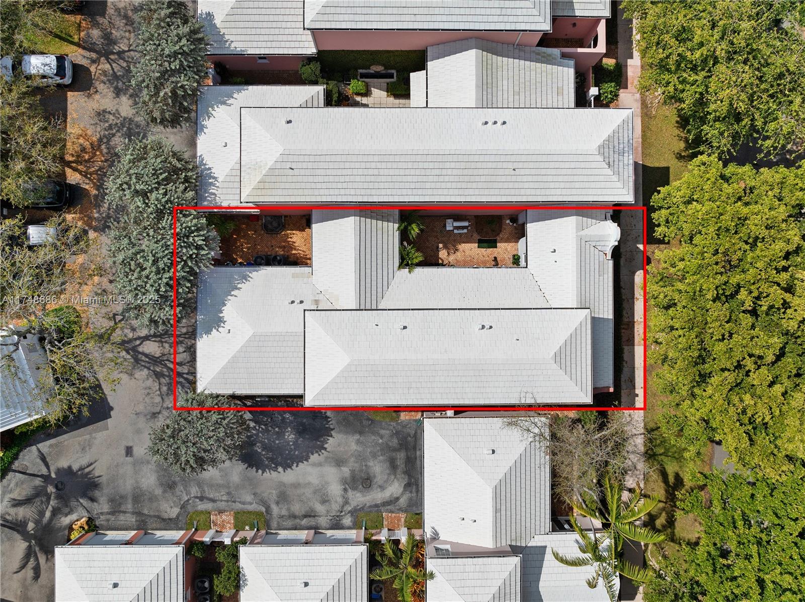 BERMUDA VLG AT CORAL GABL - Residential