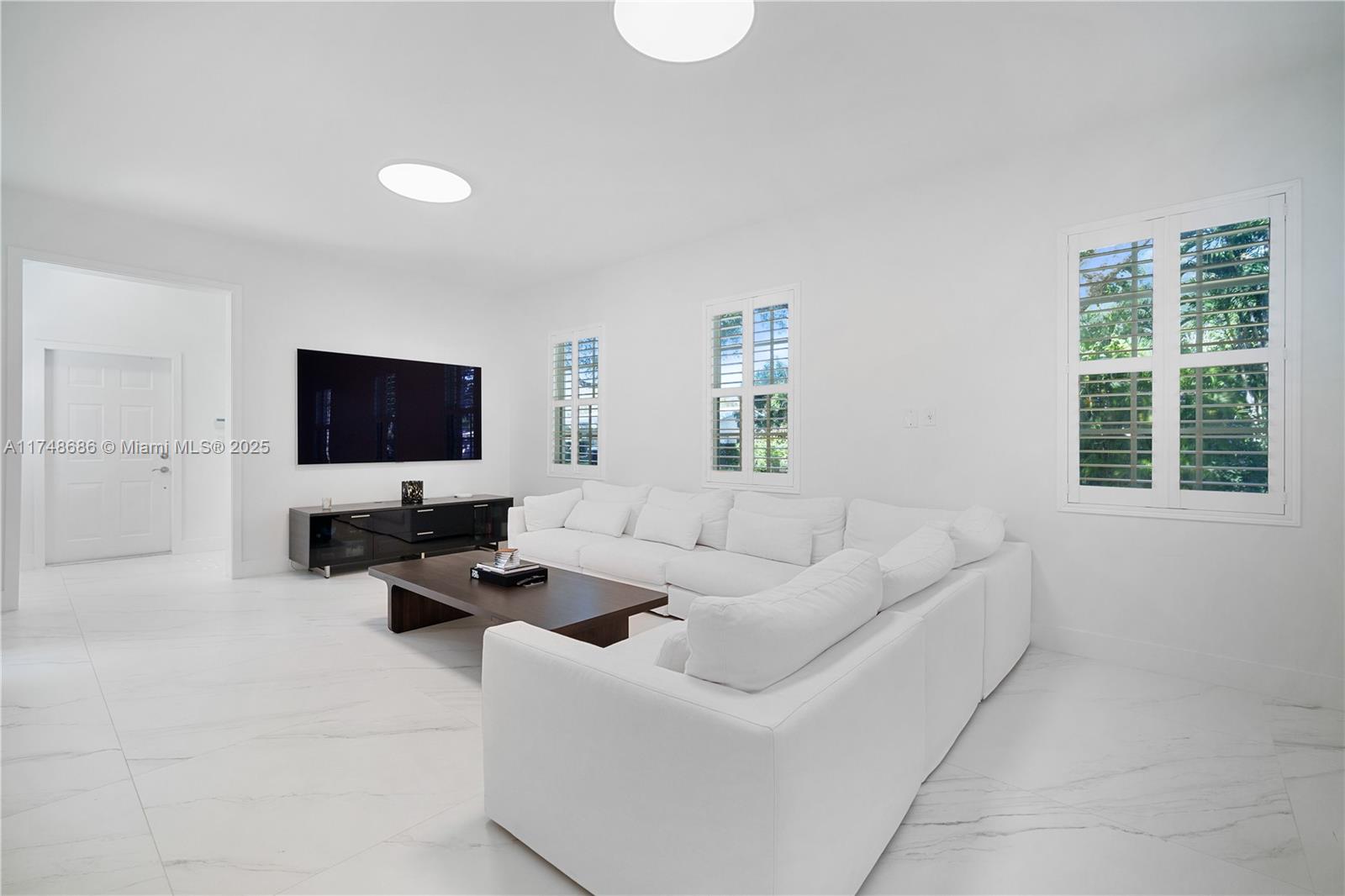 BERMUDA VLG AT CORAL GABL - Residential