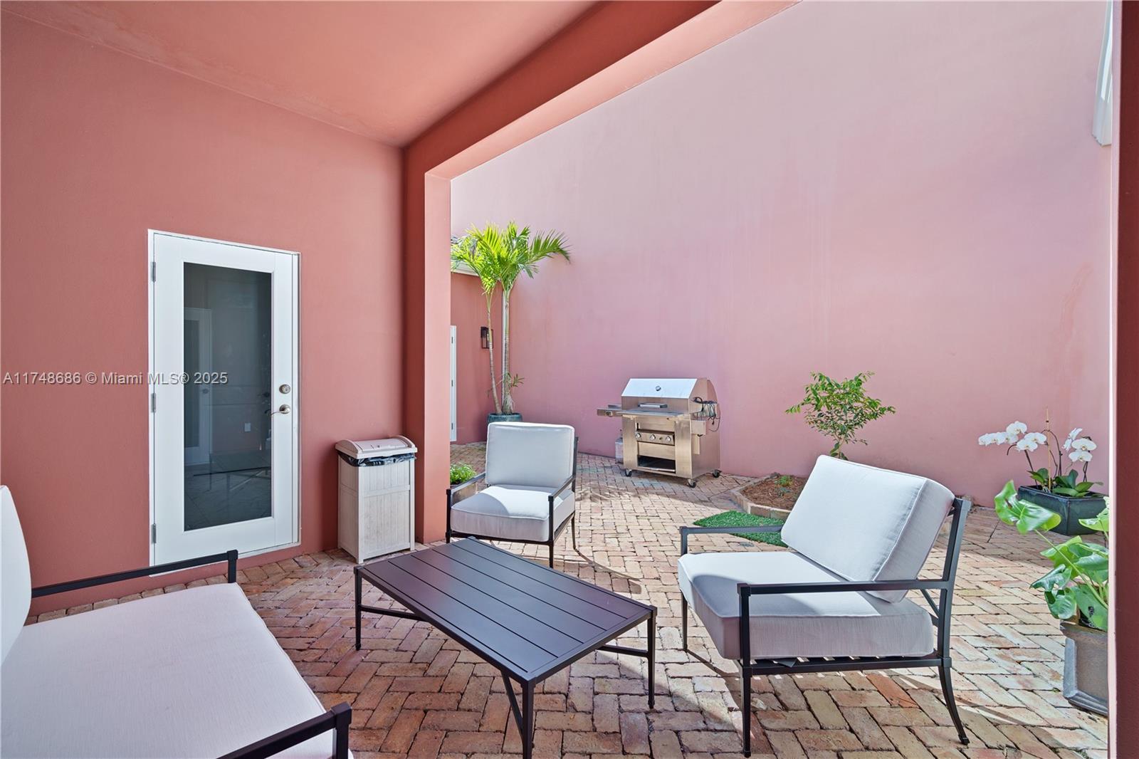 BERMUDA VLG AT CORAL GABL - Residential