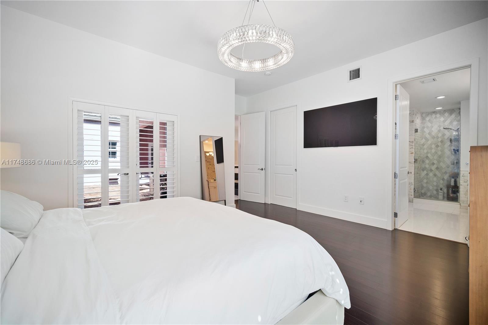 BERMUDA VLG AT CORAL GABL - Residential