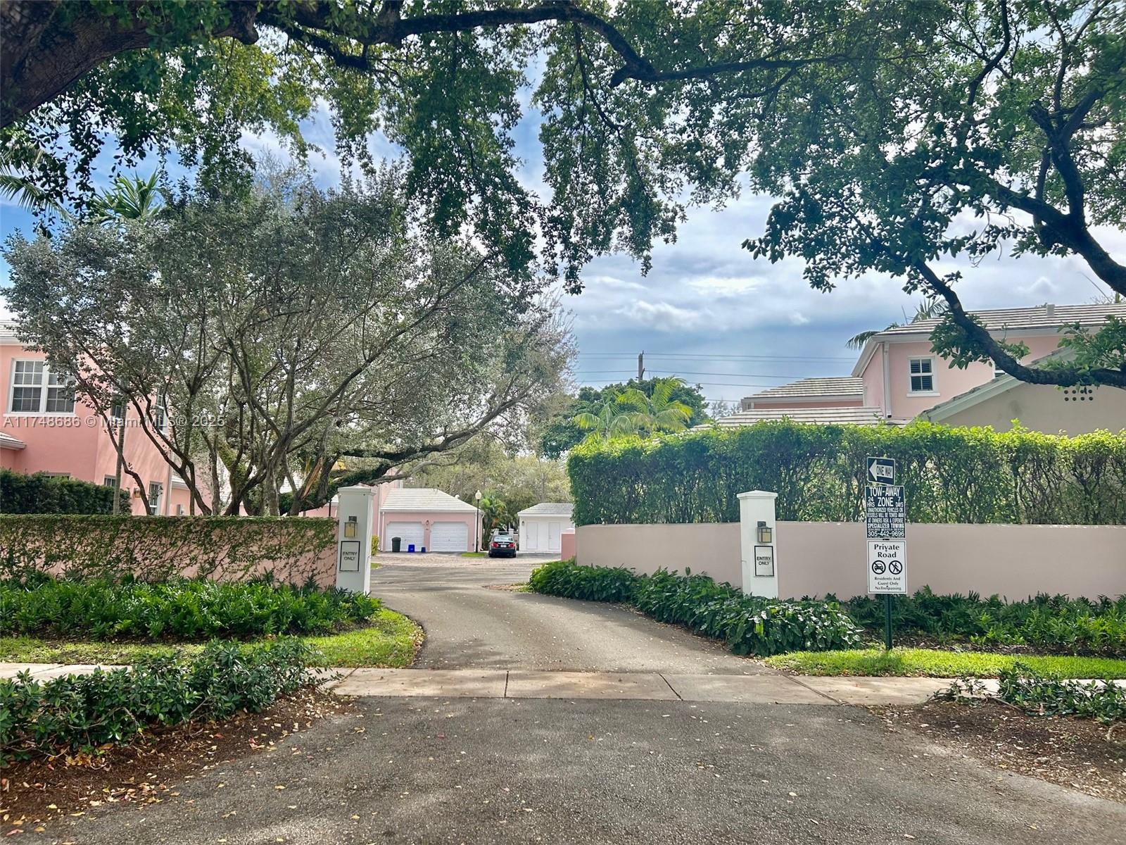 BERMUDA VLG AT CORAL GABL - Residential