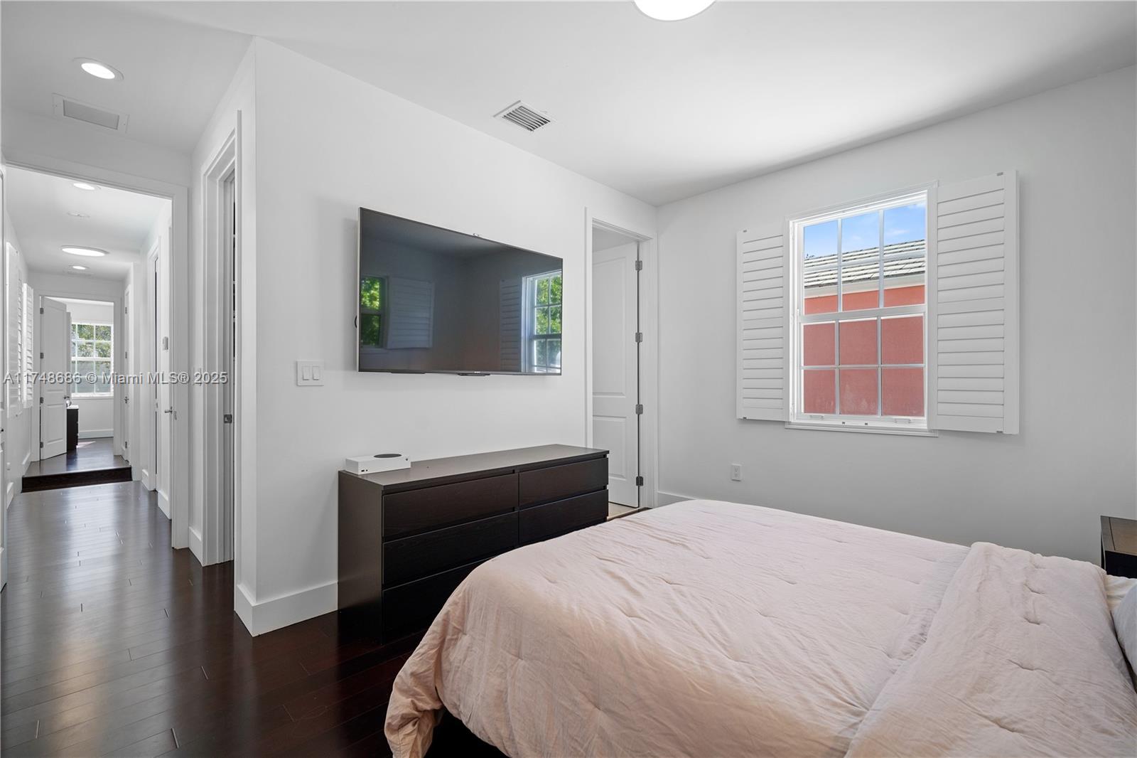 BERMUDA VLG AT CORAL GABL - Residential